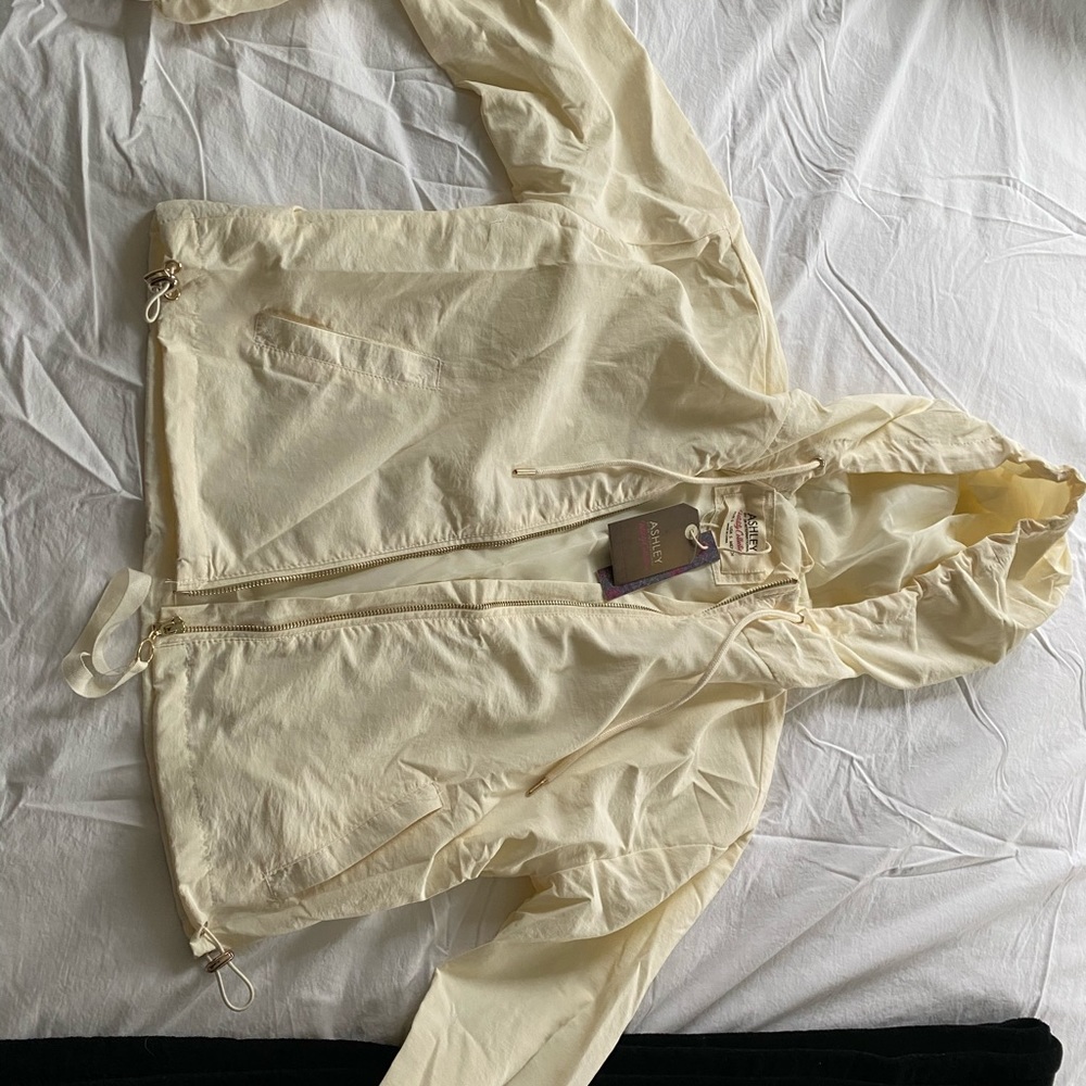 White Jacket - Picture 2 of 3